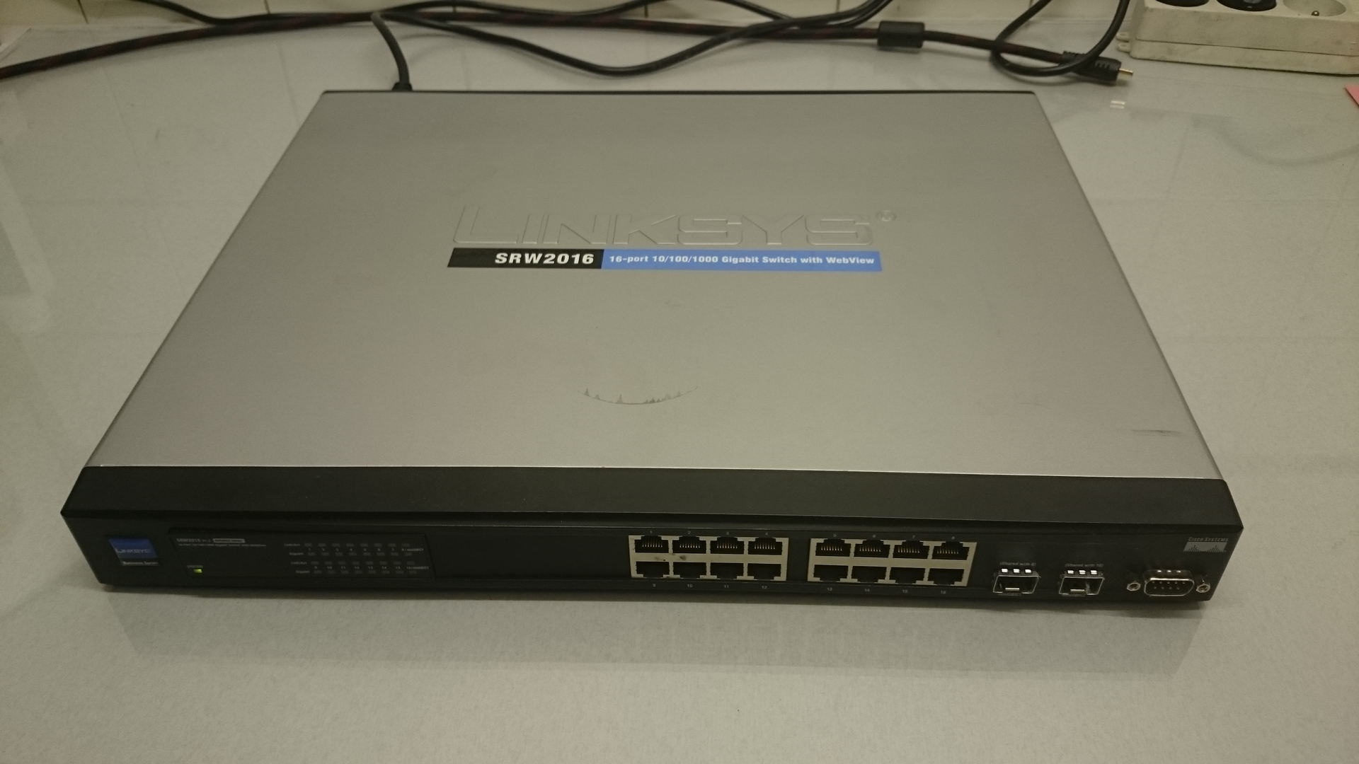 Switch Linksys SRW2016
