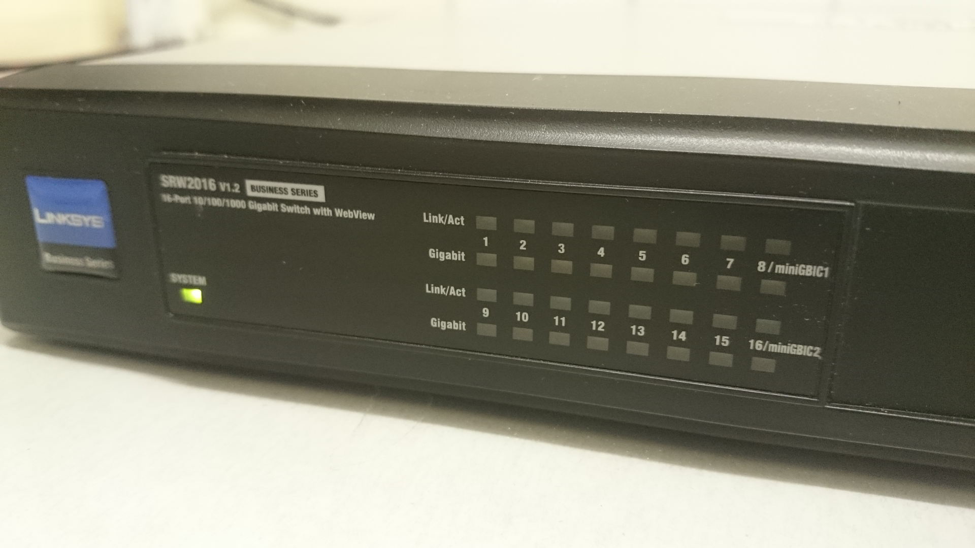 Switch Linksys SRW2016
